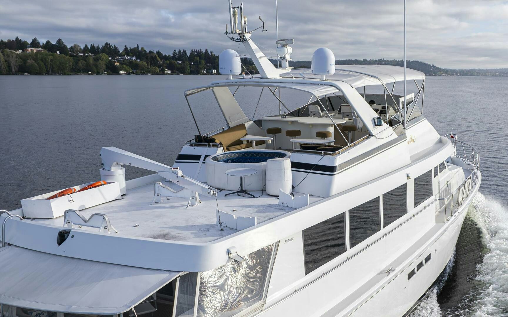 a white boat on the water aboard LISA SEA I Yacht for Sale