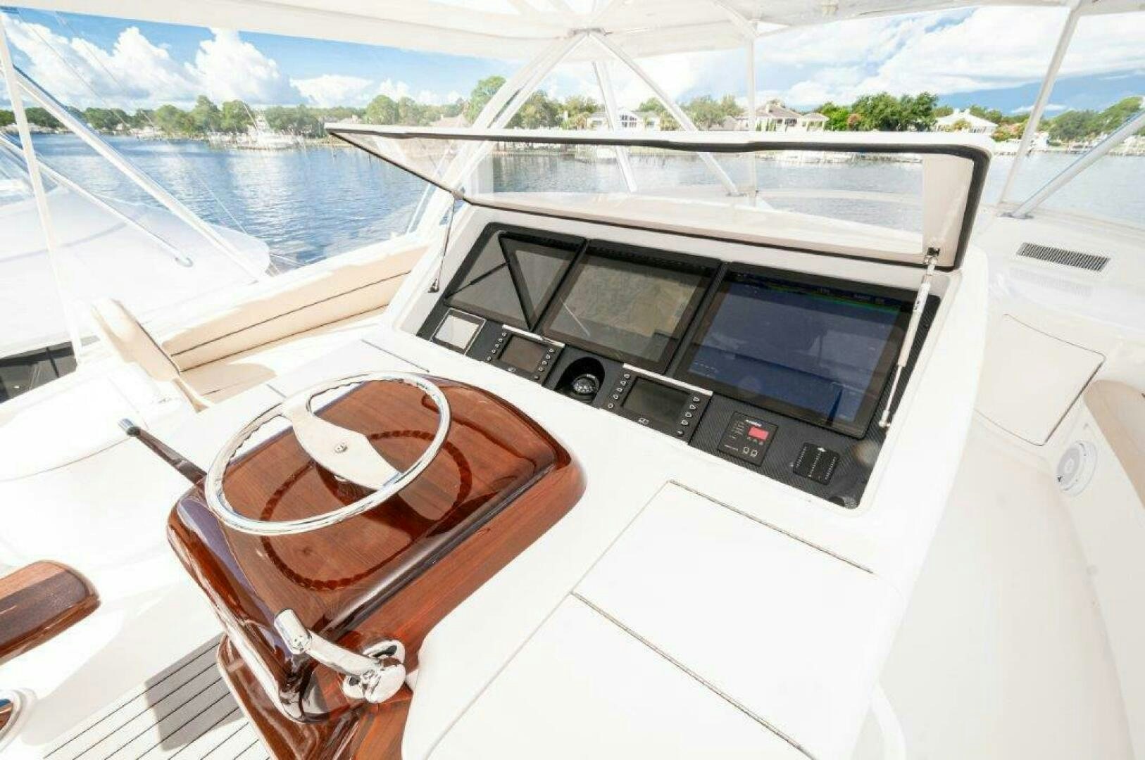 the inside of a boat aboard GUNNSLINGER Yacht for Sale