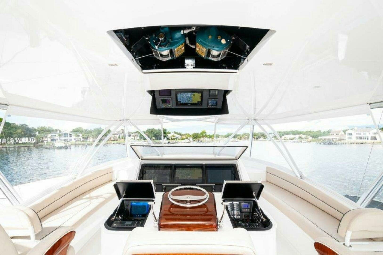inside of a boat aboard GUNNSLINGER Yacht for Sale