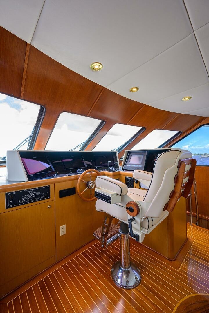 a white robot in a room aboard BUSINESS TRIP 2 Yacht for Sale