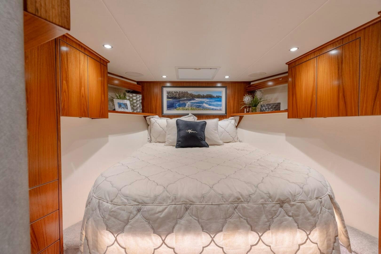 a bed with a white sheet aboard REEL CENTS Yacht for Sale