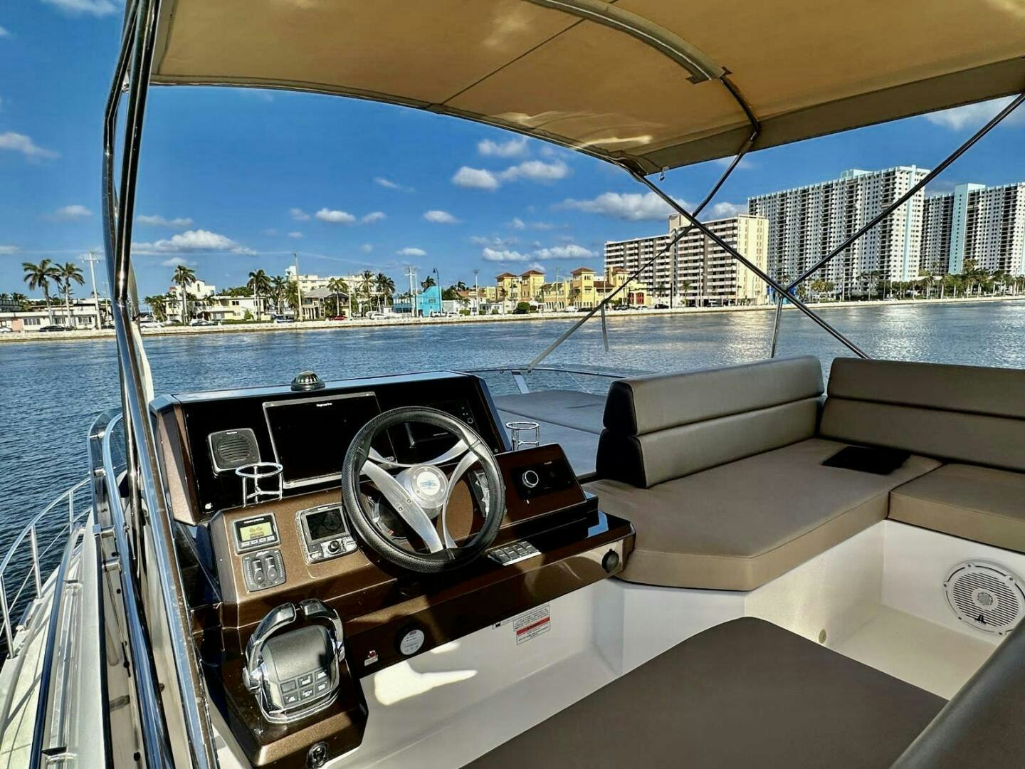 INSITE Yacht for Sale in Hollywood 53' 2" (16.21m) 2017 Galeon N&J