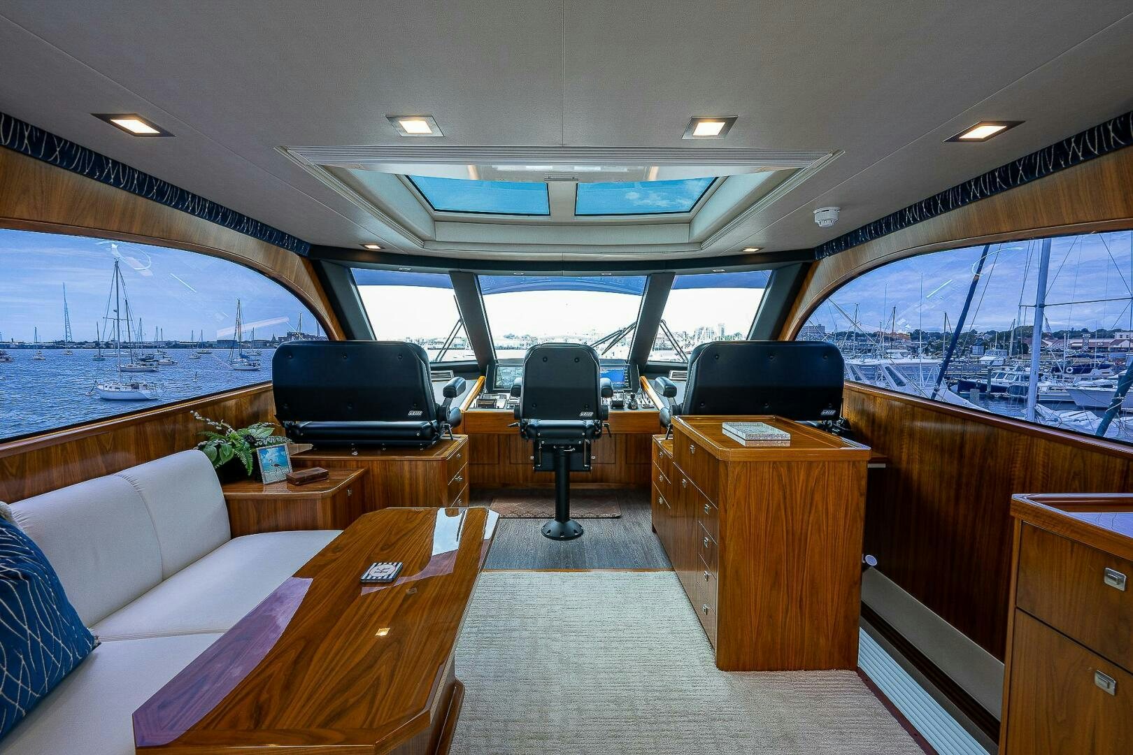 inside of a boat aboard 75 TRADE Yacht for Sale