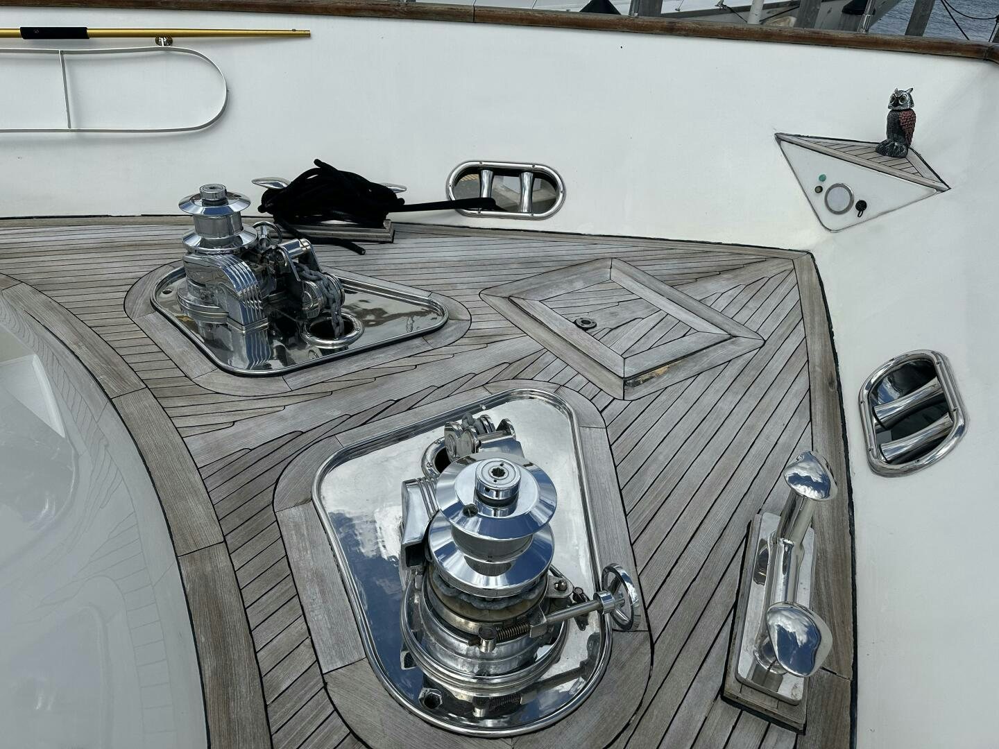 a car in a garage aboard 100 AZIMUT JUMBO Yacht for Sale