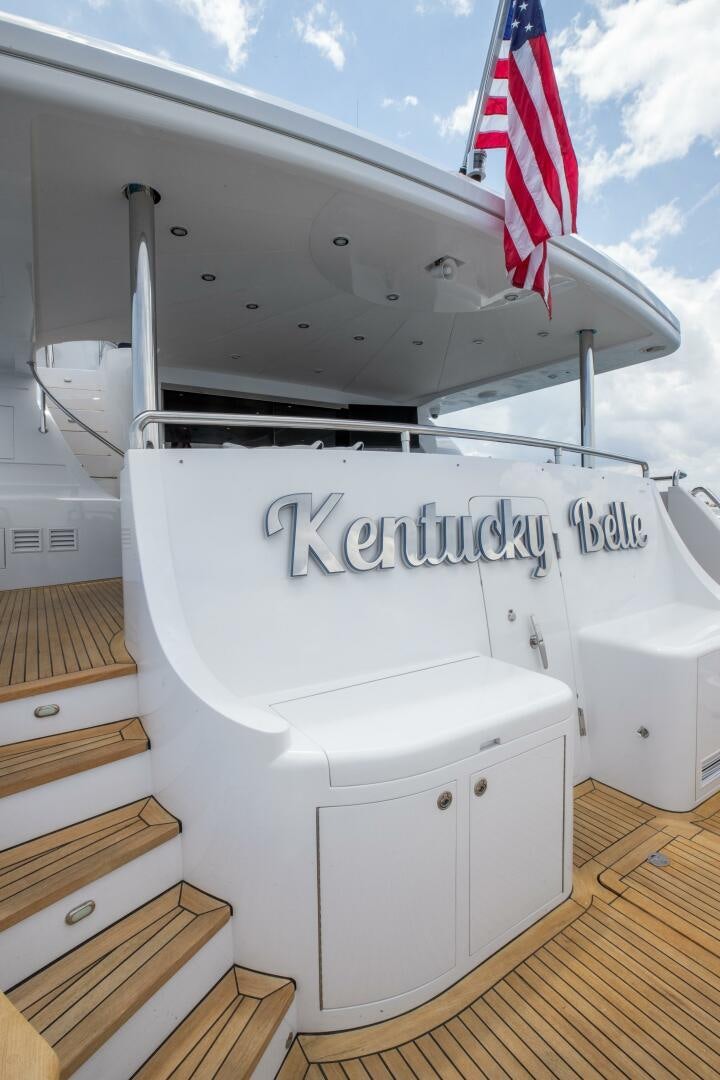 text aboard KENTUCKY BELLE Yacht for Sale
