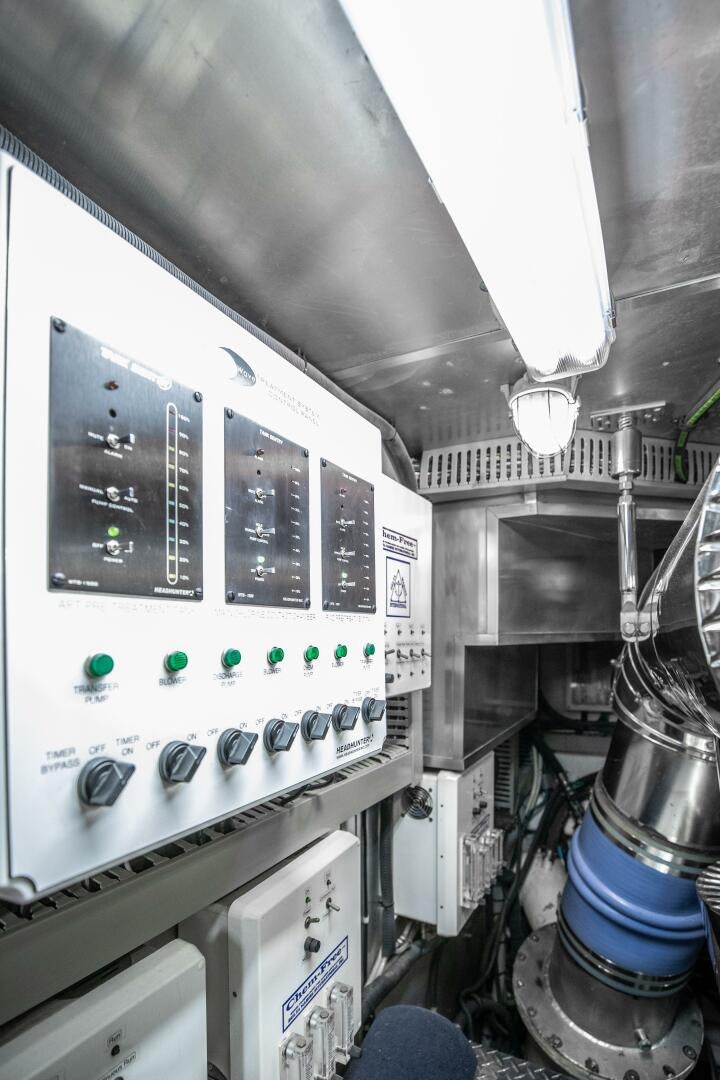 a machine with buttons aboard KENTUCKY BELLE Yacht for Sale