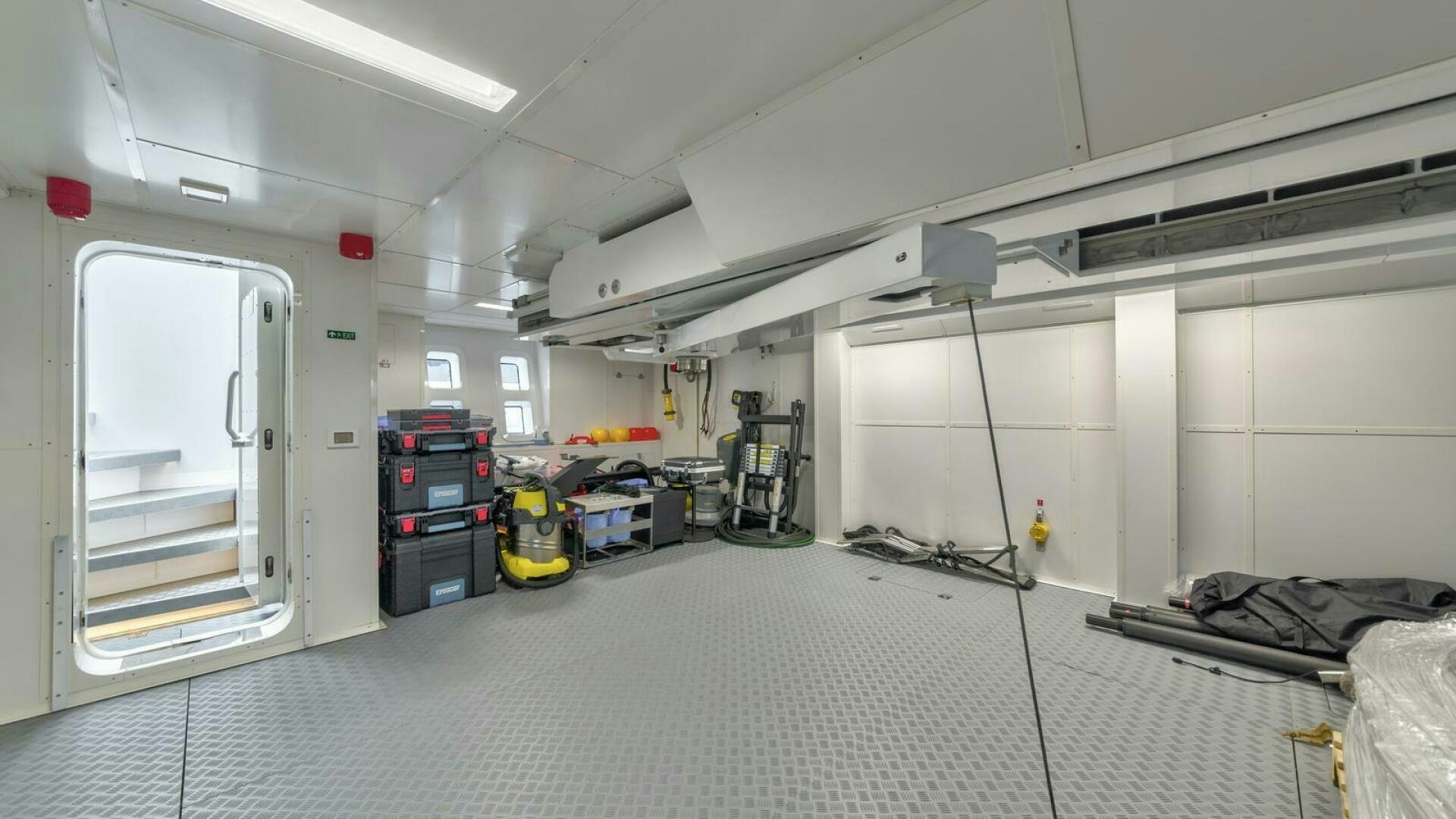 a room with equipment and equipment aboard OCEANIC 140 Yacht for Sale