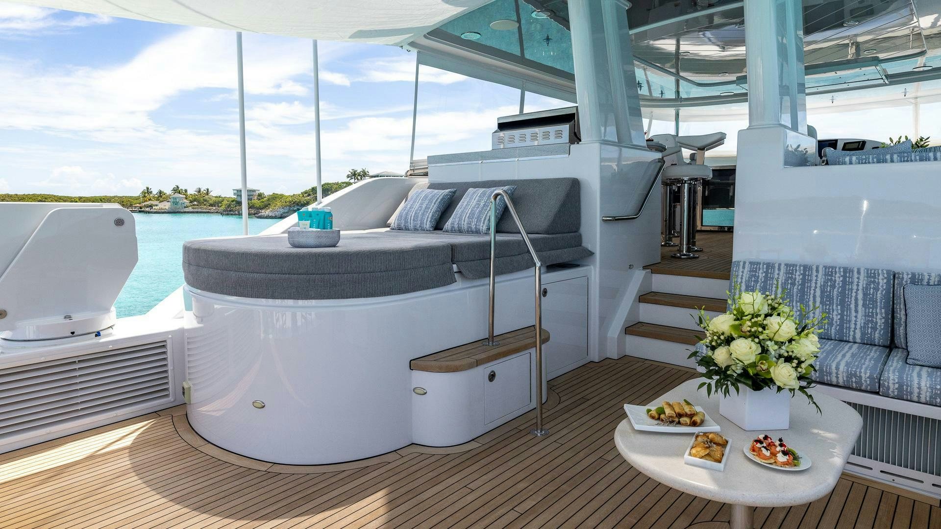 a white bathtub in a room aboard NO SHORTCUTS Yacht for Sale
