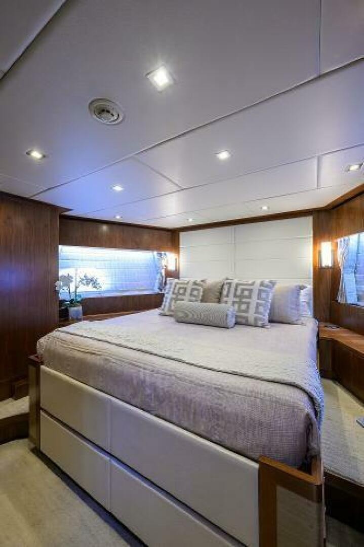 a bed in a cabin aboard SECOND AMENDMENT Yacht for Sale