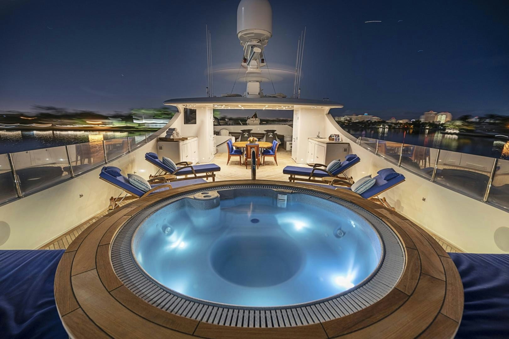 diagram aboard MISS CHRISTINE Yacht for Charter