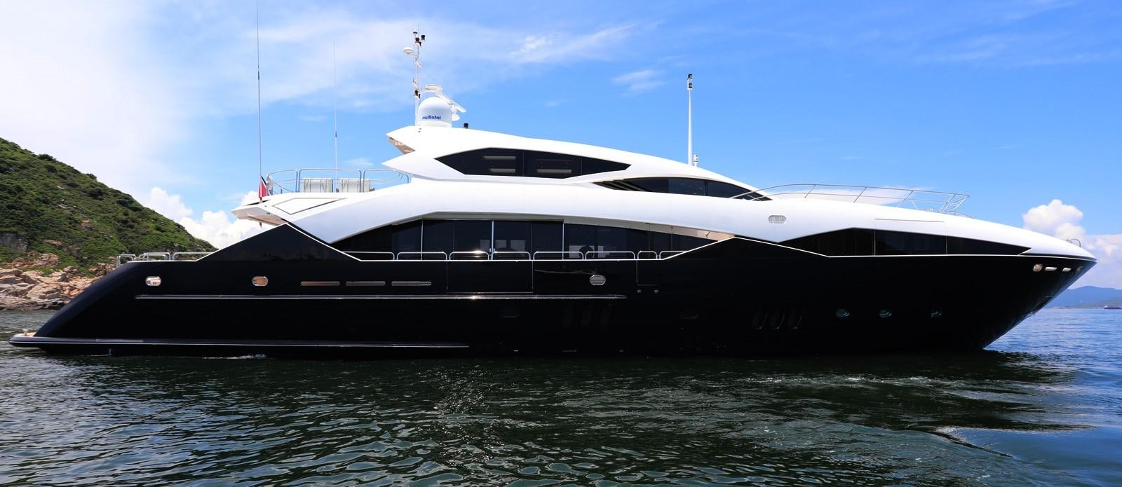 a boat in the water aboard J & LI Yacht for Sale