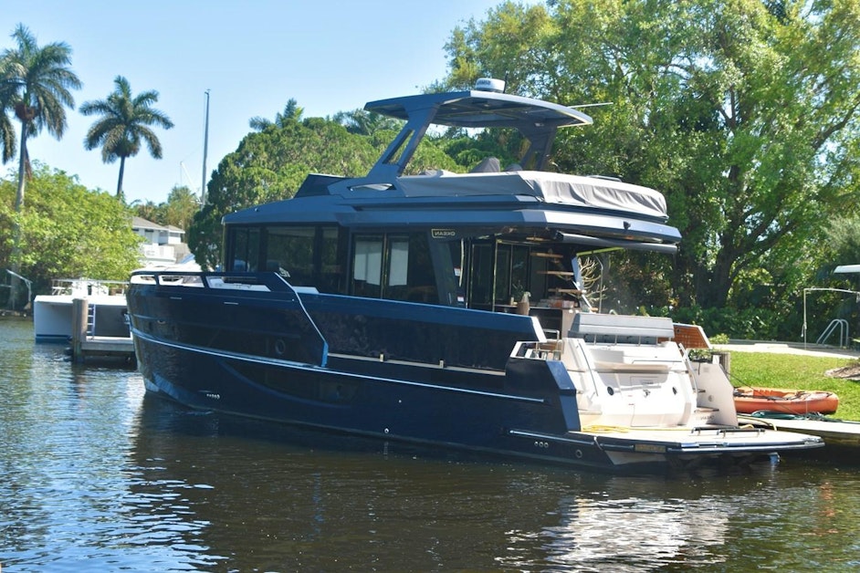 j fever yacht