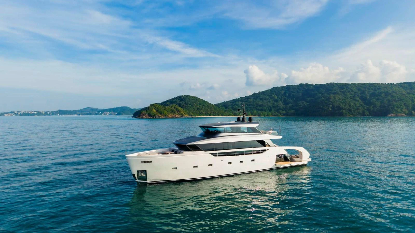 Watch Video for SANLORENZO SX100 Yacht for Sale