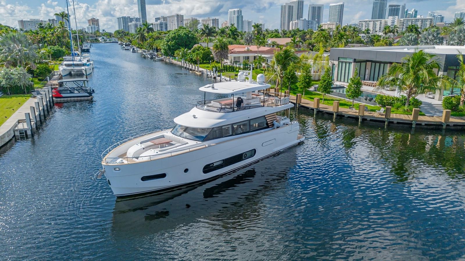 XAX66M61L122 Yacht for Sale | 66' (20.11m) 2022 AZIMUT YACHTS | N&J