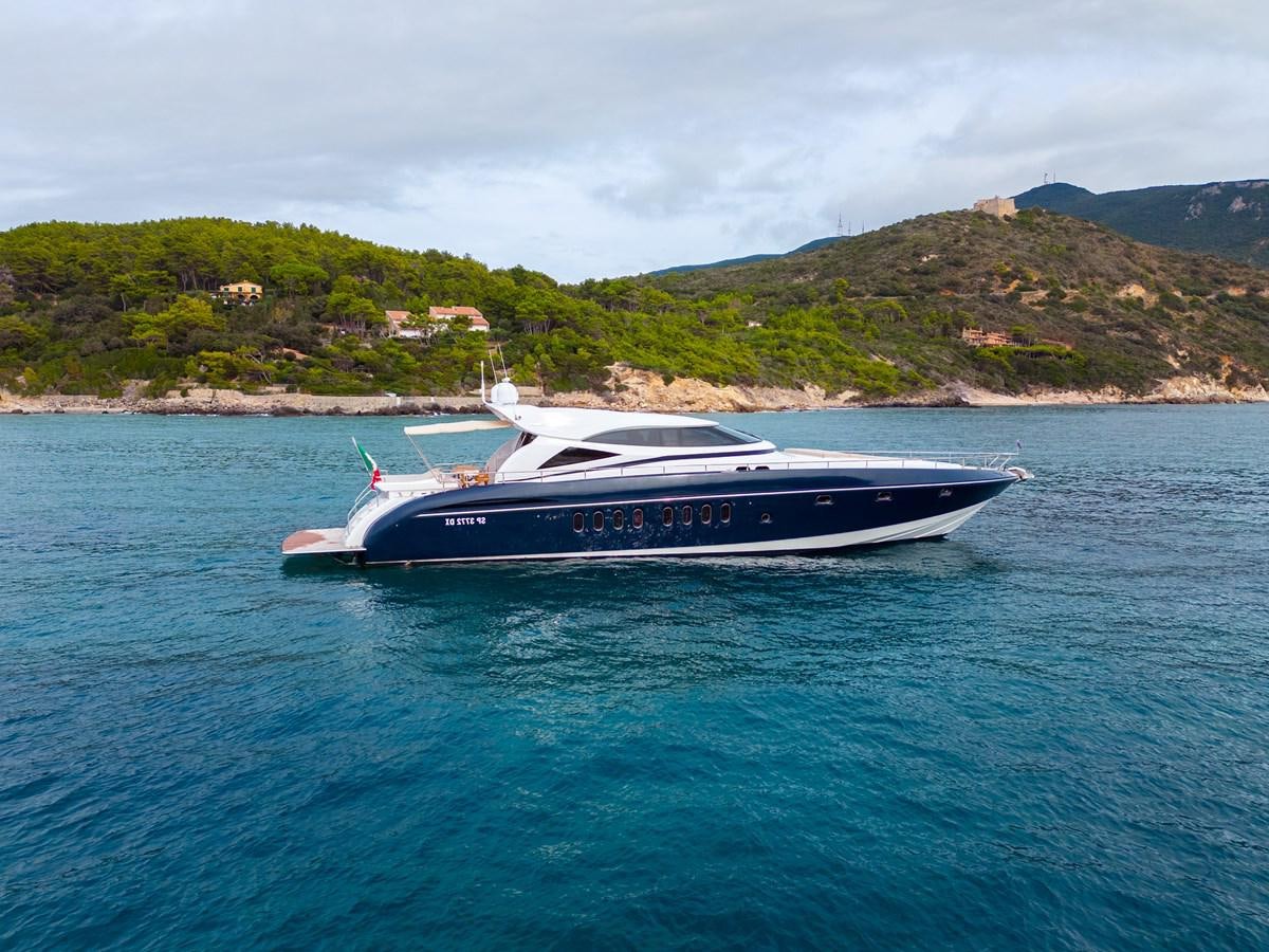 a boat in the water aboard CINQUE LUNE Yacht for Sale