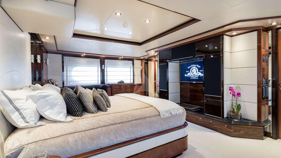MAGENTA M Yacht MAGENTA M Yacht