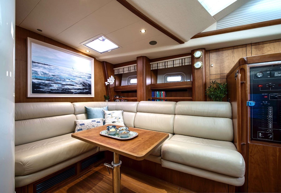 Tendar & Toys for MIDNIGHT Private Luxury Yacht For charter