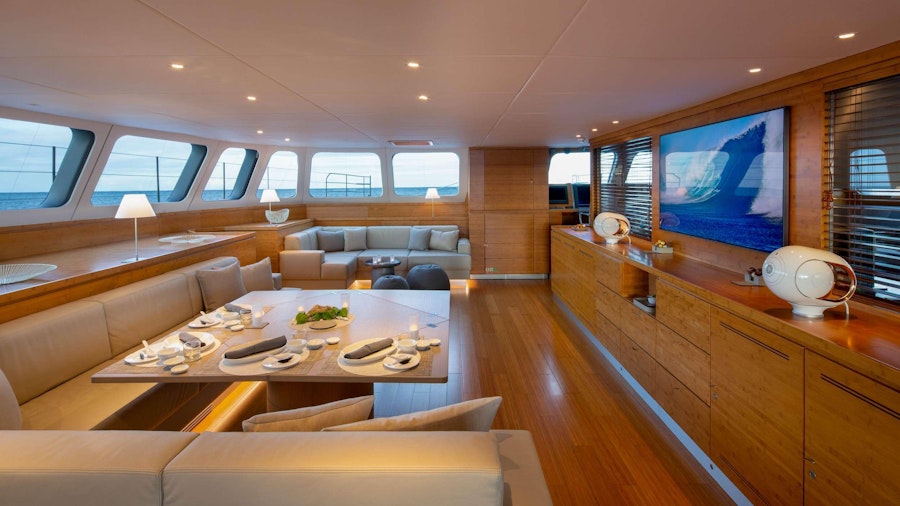 CHE Yacht CHE Yacht
