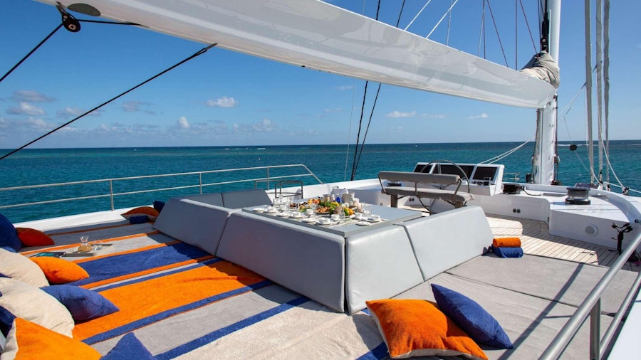 CHE Yacht CHE Yacht