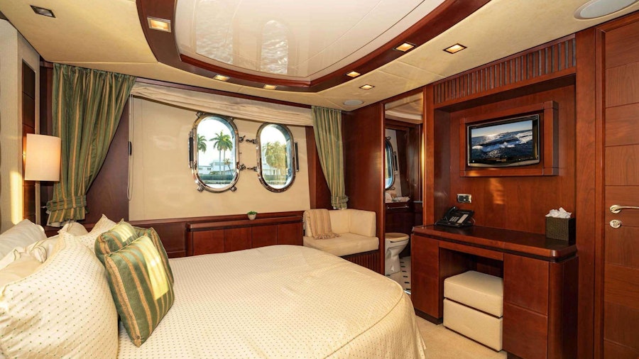 VIVERE Yacht VIVERE Yacht