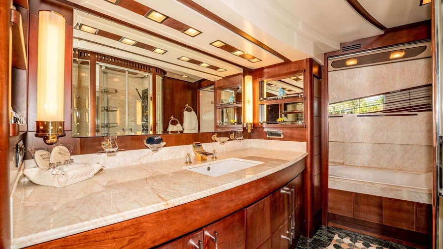 VIVERE Yacht VIVERE Yacht