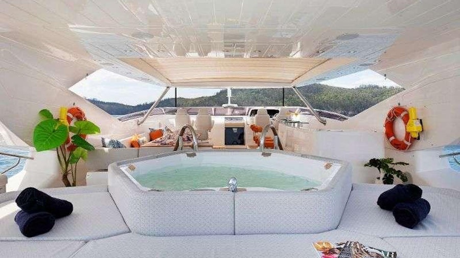 SETTLEMENT Yacht SETTLEMENT Yacht