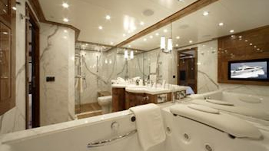 DRAGON Yacht DRAGON Yacht