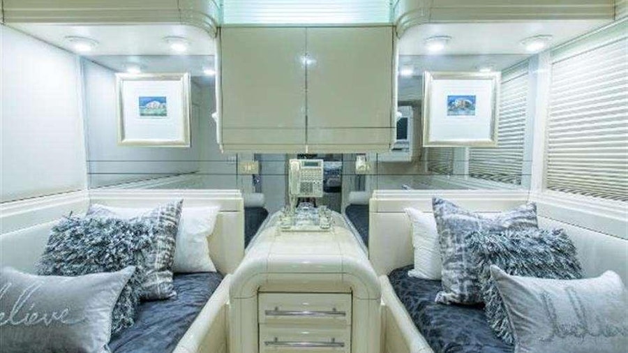 Highline Yacht Highline Yacht