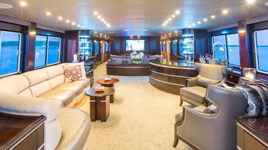 UNBRIDLED Yacht UNBRIDLED Yacht