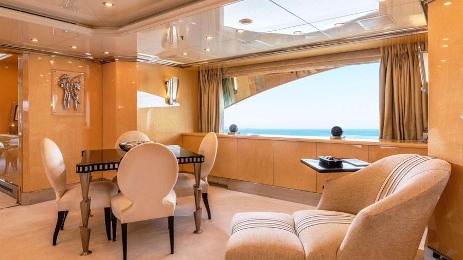 SUNDAY Yacht SUNDAY Yacht