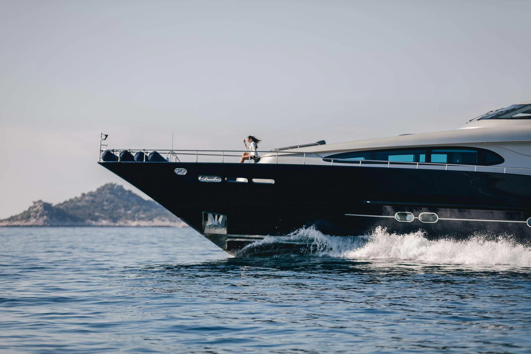 ONE BLUE yacht charter 4