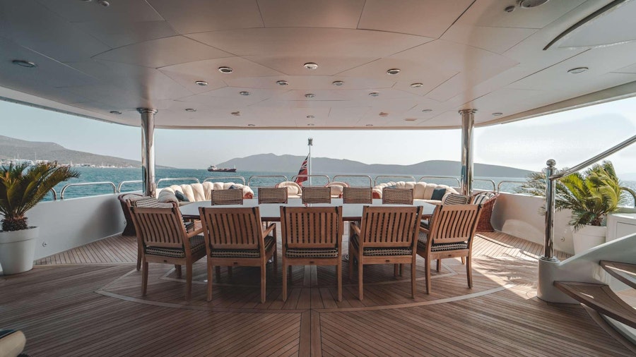 MUSTIQUE Yacht MUSTIQUE Yacht