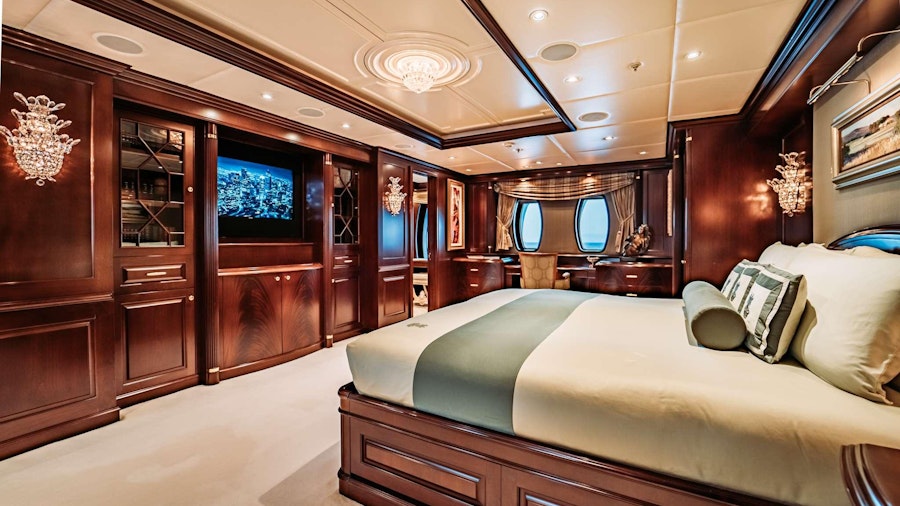 MUSTIQUE Yacht MUSTIQUE Yacht