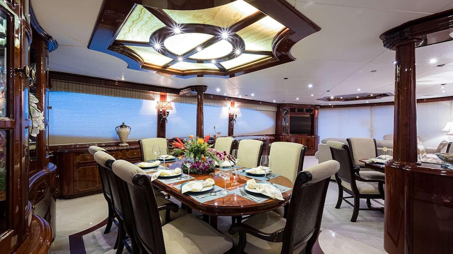 BELLA CONTESSA Yacht BELLA CONTESSA Yacht