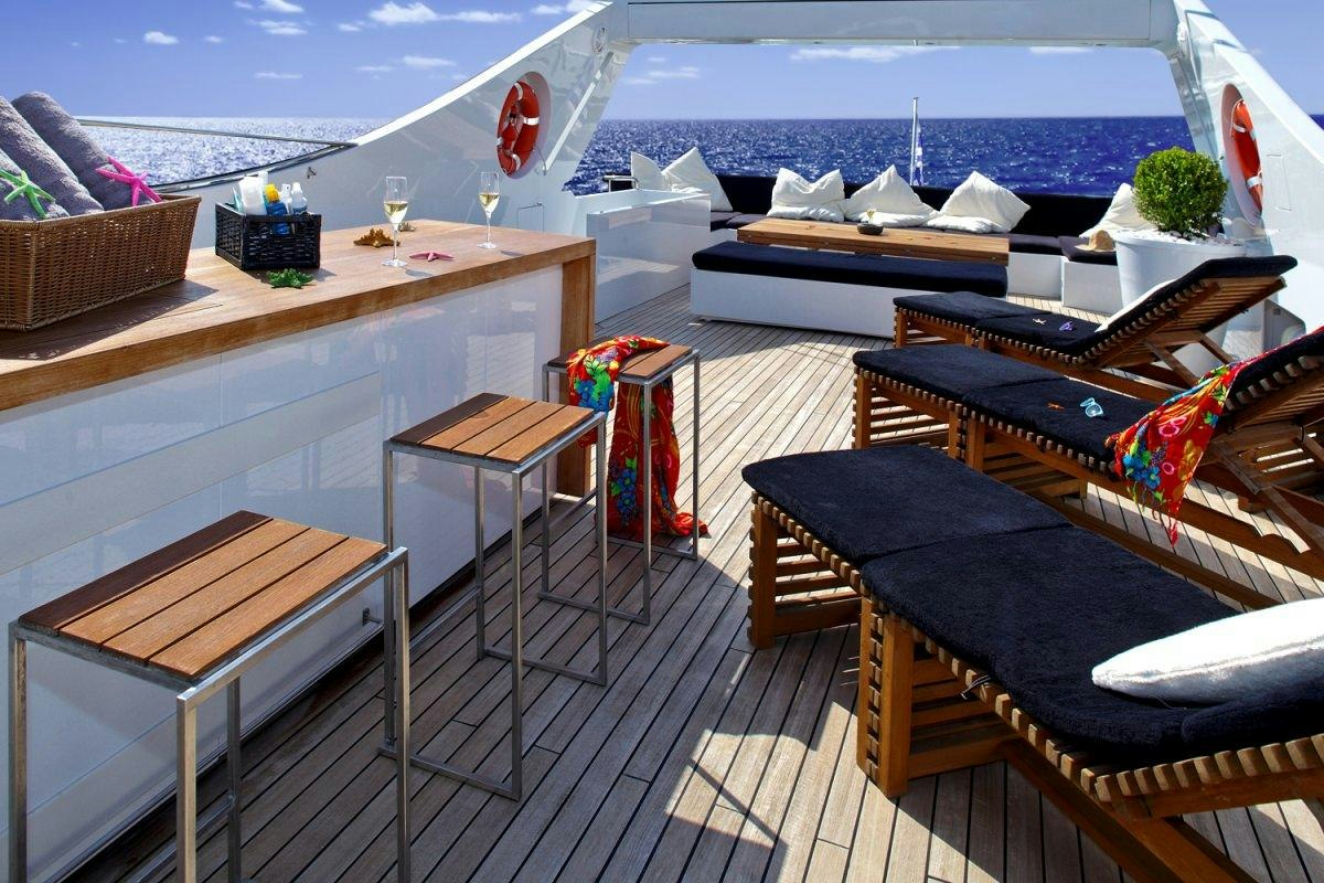 TROPICANA Yacht for Charter | 105' (32m) 2004 5 Cabins Admiral | N&J