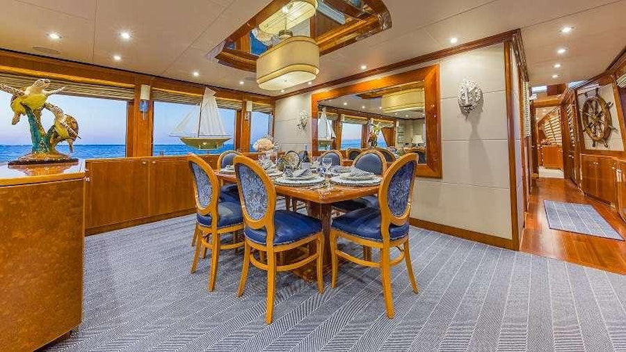 HIGH RISE Yacht HIGH RISE Yacht