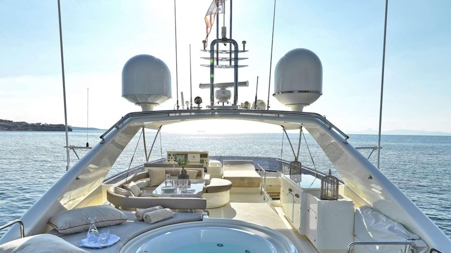 JULIE M Yacht JULIE M Yacht