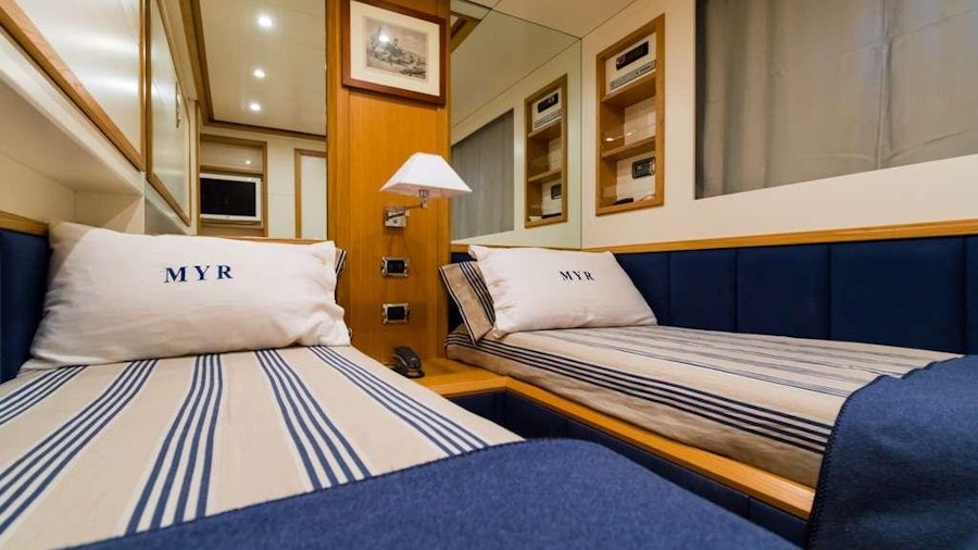 Riviera Yacht Riviera Yacht
