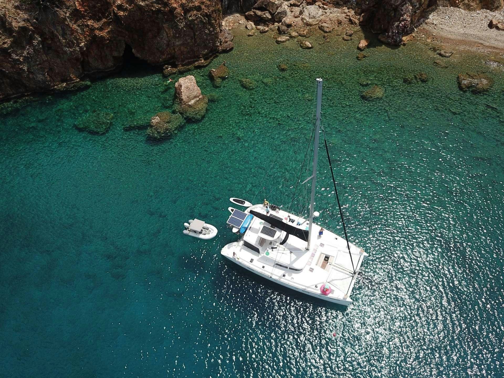 boats in the water aboard CATATONIC 500 Yacht for Charter