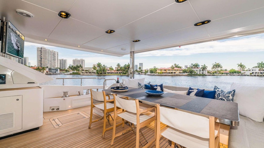 MAJESTIC MOMENTS Yacht MAJESTIC MOMENTS Yacht