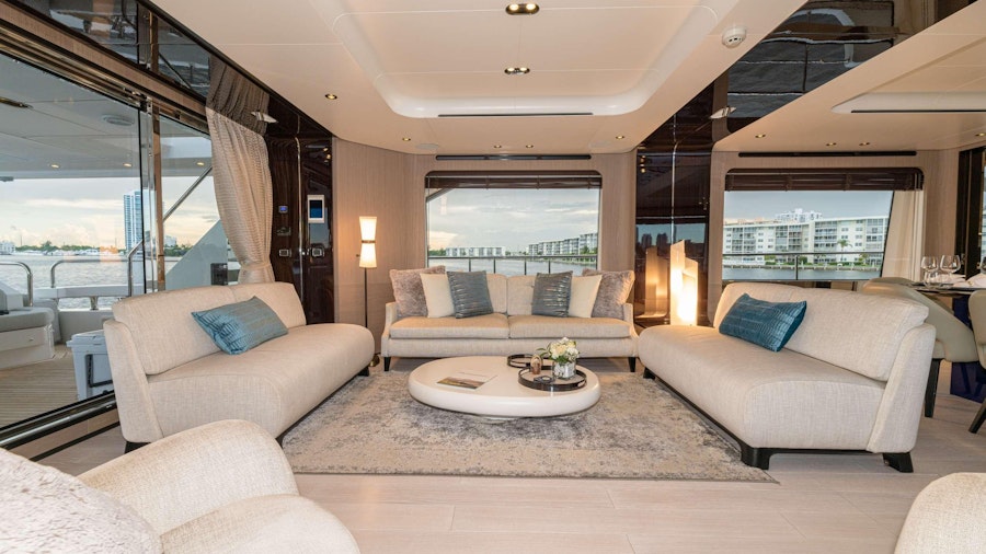 MAJESTIC MOMENTS Yacht MAJESTIC MOMENTS Yacht