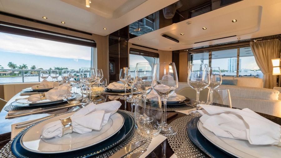 MAJESTIC MOMENTS Yacht MAJESTIC MOMENTS Yacht