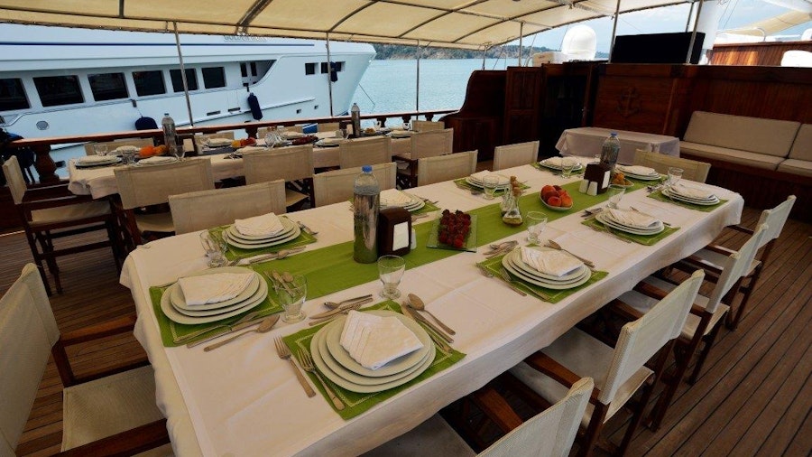 HOLIDAY X Yacht HOLIDAY X Yacht