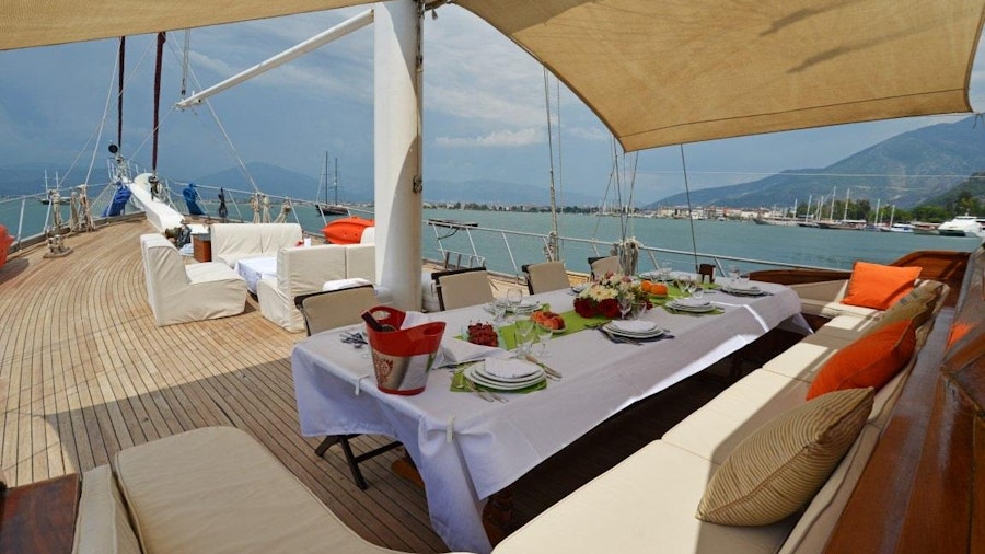 HOLIDAY X Yacht HOLIDAY X Yacht