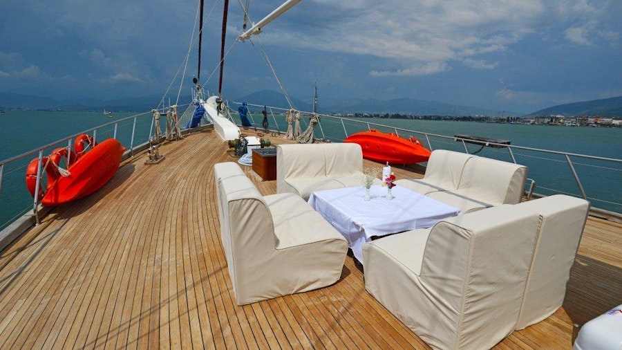 HOLIDAY X Yacht HOLIDAY X Yacht