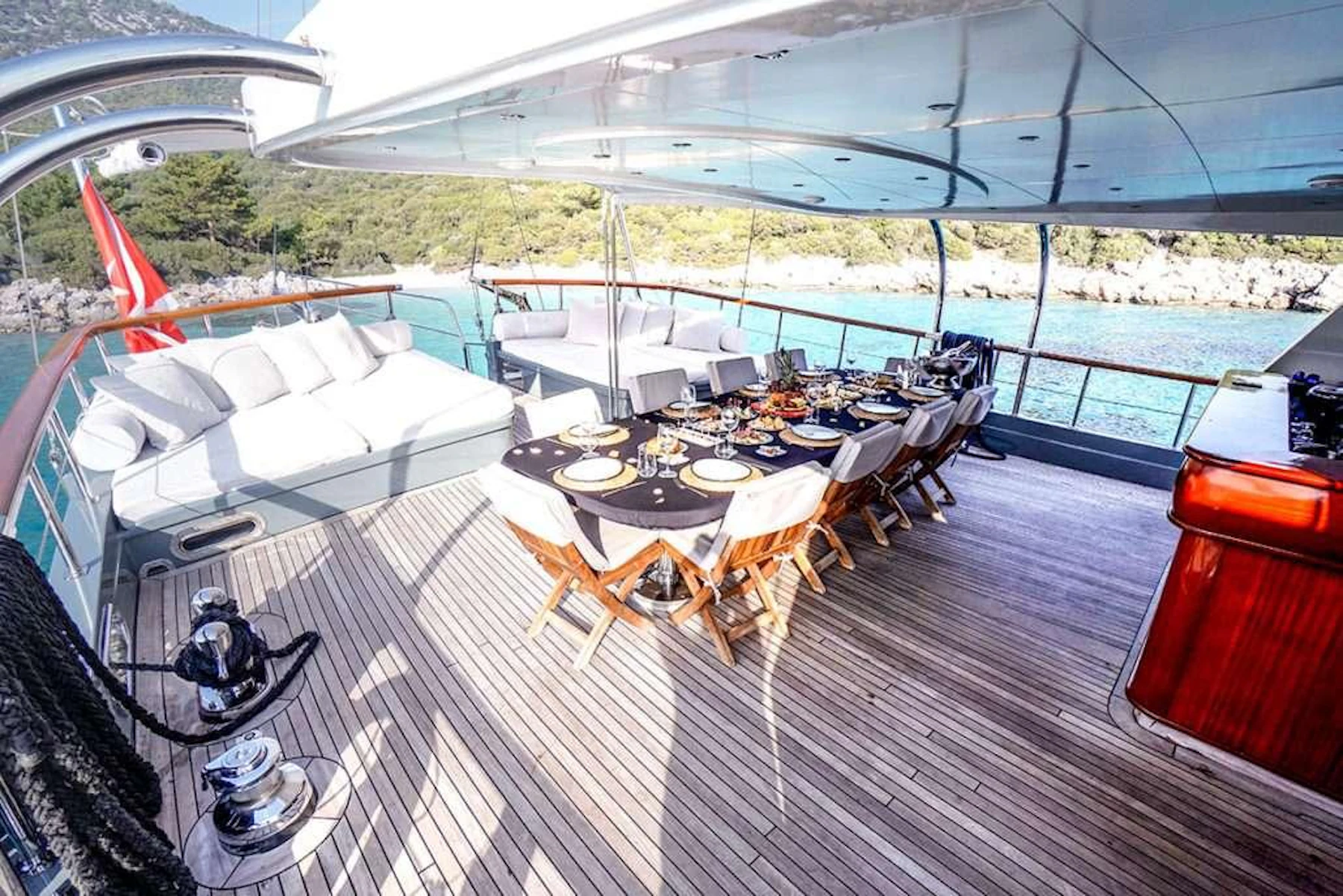 VIRTUOSO yacht charter 4