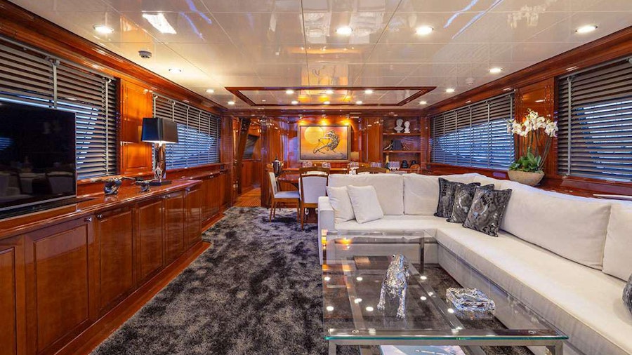 DIVINE Yacht DIVINE Yacht