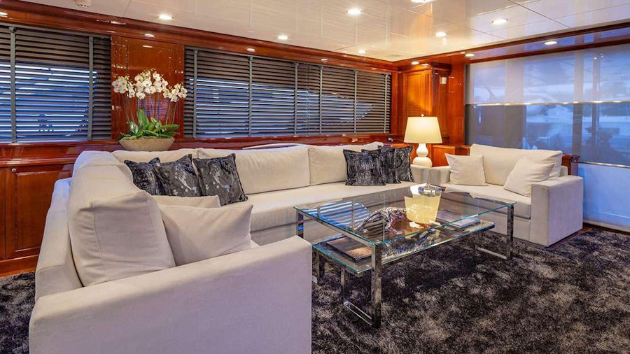 DIVINE Yacht DIVINE Yacht