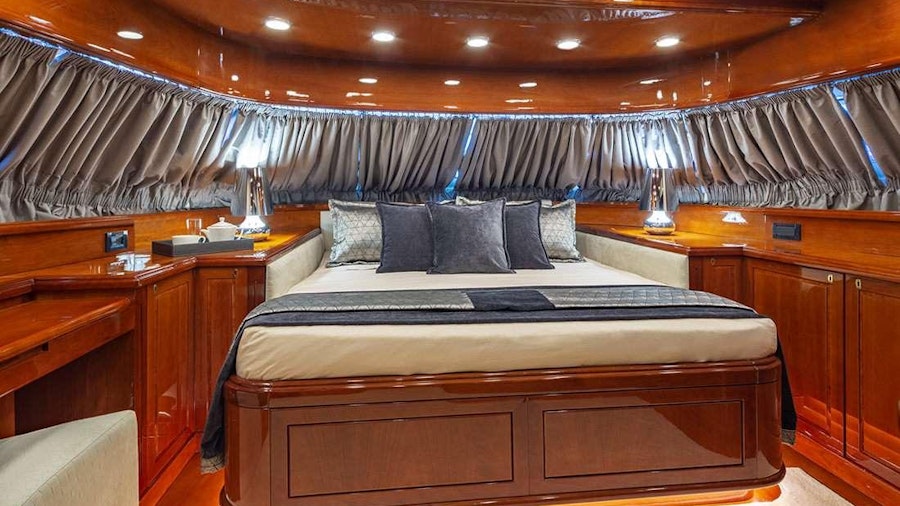 DIVINE Yacht DIVINE Yacht