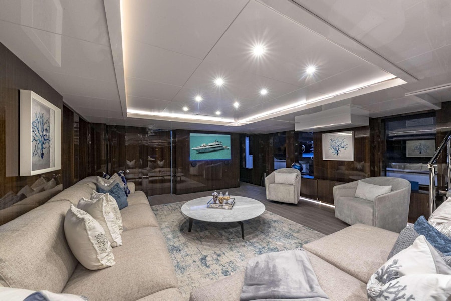 Tendar & Toys for OCULUS Private Luxury Yacht For charter